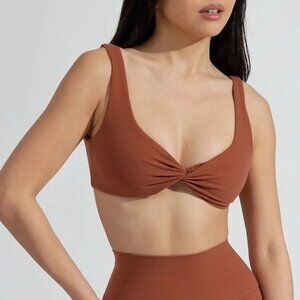 BUFFBUNNY - Twisted Sports Bra